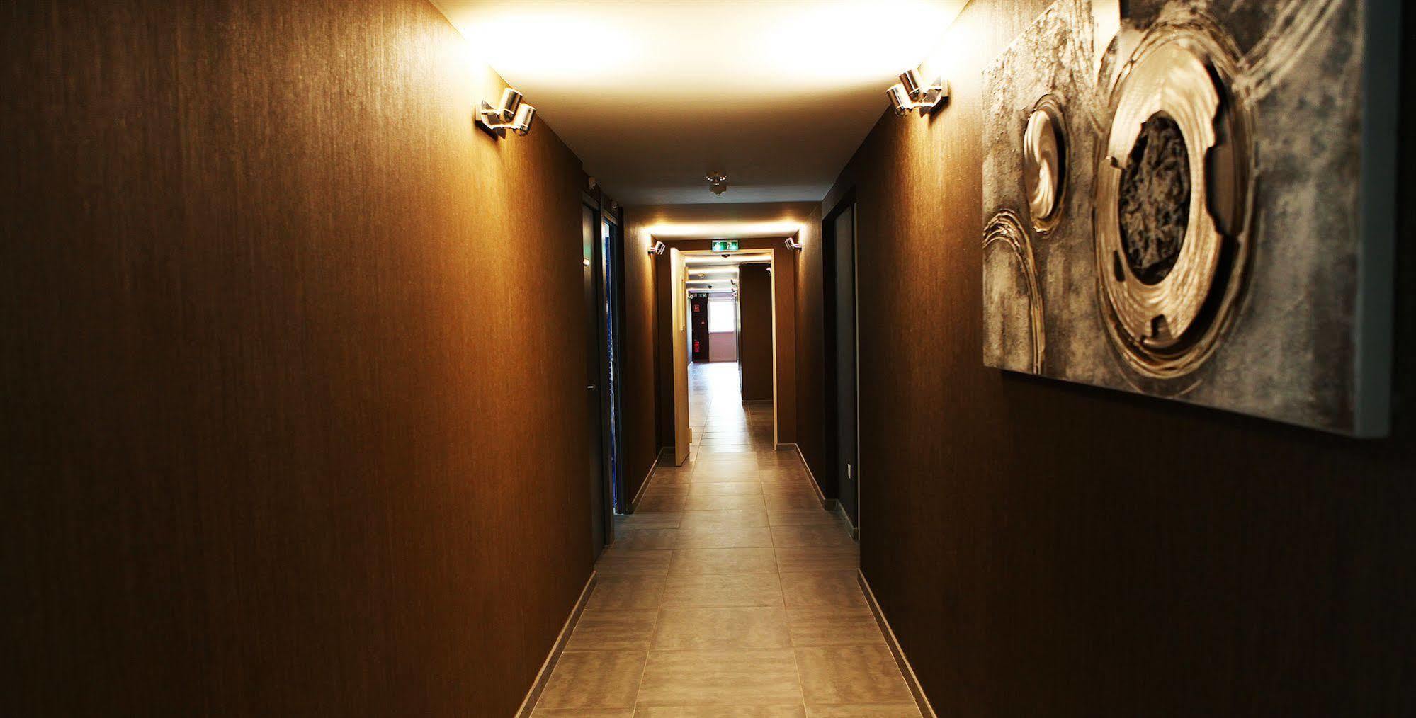 Hotel Le Coudon La Farlède Exteriör bild